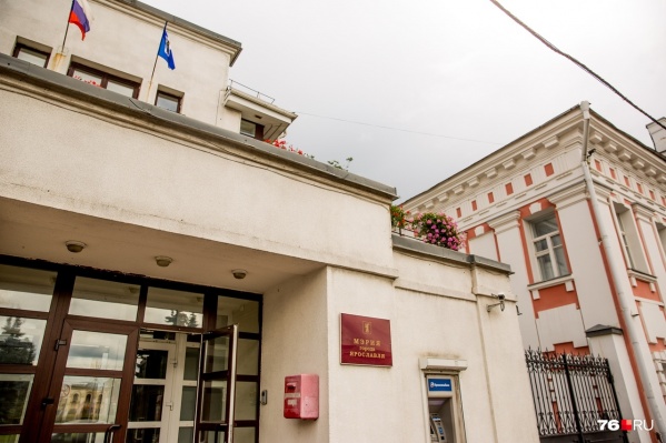 Чиновникам добавят к пенсии 500 рублей Чиновникам добавят к пенсии 500 рублей