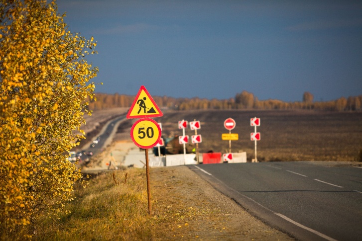 Ежегодно областные дорожники должны строить не менее 75 километров автодорог