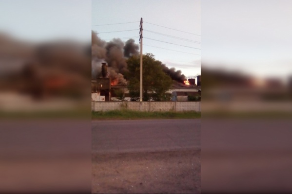 Видны два очага возгорания Видны два очага возгорания