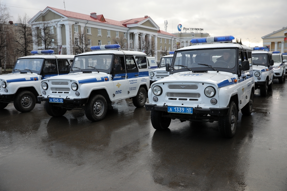 Авто курганская. Полицейская машина Курганская. Автомобиль ППС. УАЗИК полиция. Автопарк ППС.