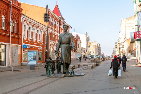 Памятник установили в 2015 году Памятник установили в 2015 году