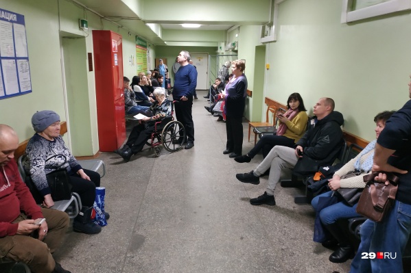 Во время оттепели можно просидеть в очереди в травмпункт несколько часов Во время оттепели можно просидеть в очереди в травмпункт несколько часов