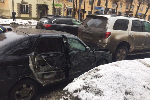 Без повреждений не остался ни один участник аварии Без повреждений не остался ни один участник аварии 