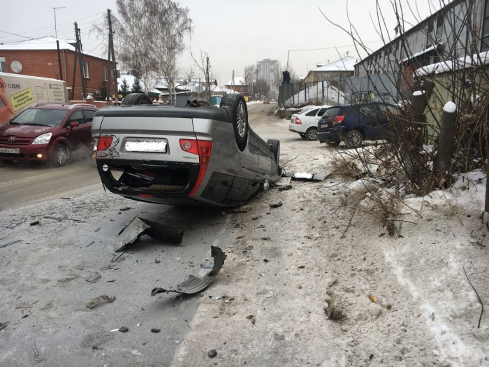 Водитель «Ниссана» не пострадал Водитель «Ниссана» не пострадал