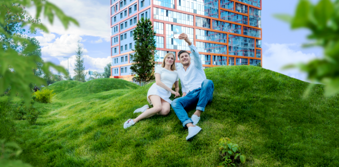 «Мы хотим жить нормально, а не тянуть лямку»: семьи переезжают в парк, чтобы избежать развода