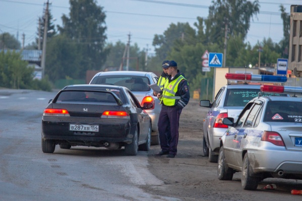 Во время рейда инспекторы поместили на штрафстоянки 17 машин и забрали 11 водительских прав Во время рейда инспекторы поместили на штрафстоянки 17 машин и забрали 11 водительских прав