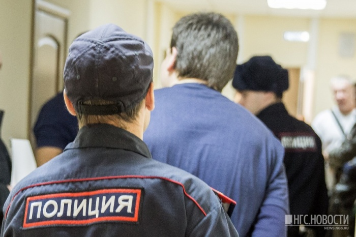 Бывшего инспектора ДПС обвиняют во взятках Бывшего инспектора ДПС обвиняют во взятках
