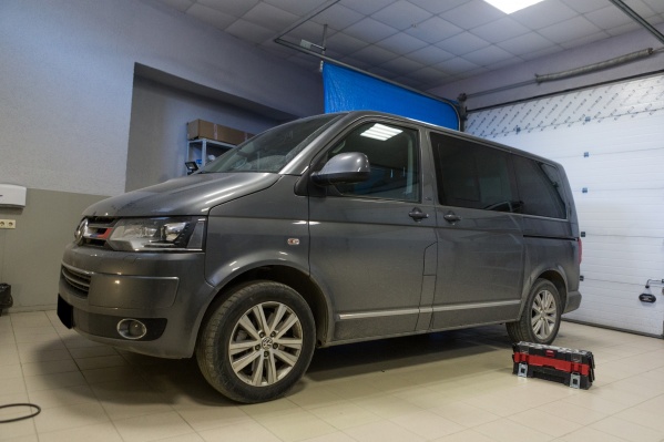 Volkswagen Multivan вооружен до зубов Volkswagen Multivan вооружен до зубов