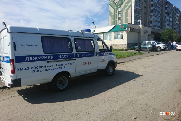 На месте работают следователи и полиция На месте работают следователи и полиция