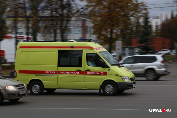 Очевидцы говорят, что скорую пришлось ждать долго Очевидцы говорят, что скорую пришлось ждать долго