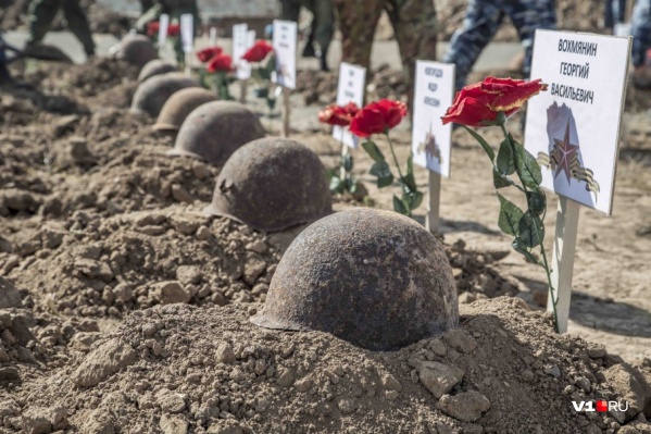 Останки погибших солдат поисковики похоронят на мемориальном кладбище в Россошках Останки погибших солдат поисковики похоронят на мемориальном кладбище в Россошках 