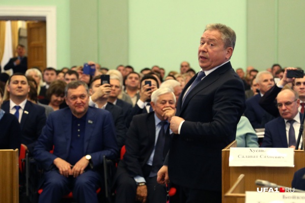 Новый мэр принимает поздравления Новый мэр принимает поздравления