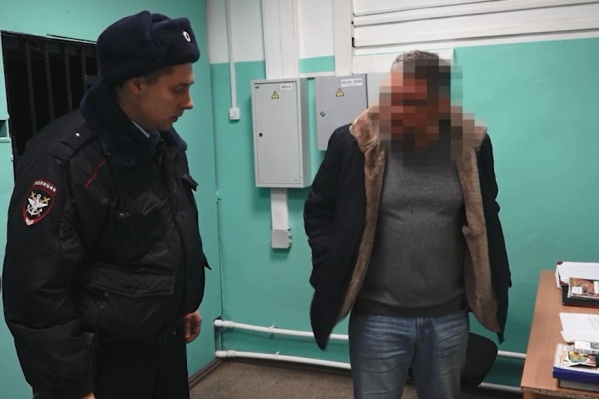 Полицейские поместили пассажира в спецприёмник для административно задержанных Полицейские поместили пассажира в спецприёмник для административно задержанных