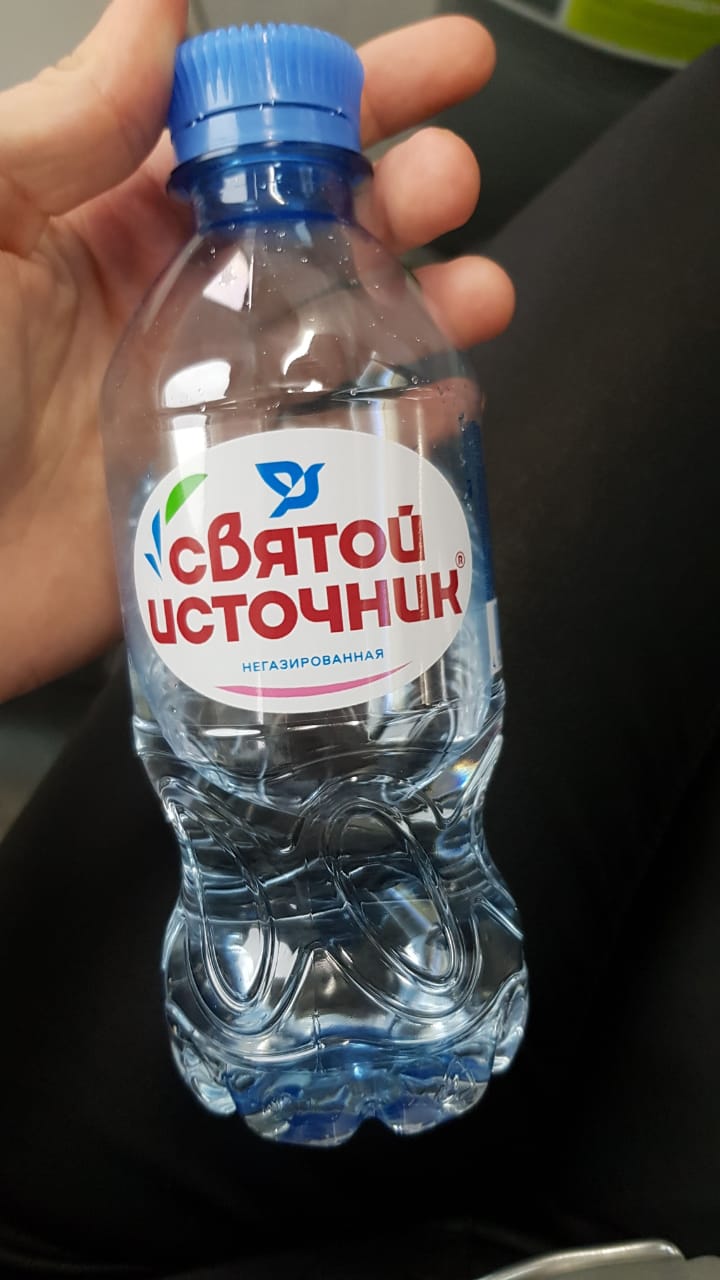 Пассажирам выдали питьевую воду примерно через три часа Пассажирам выдали питьевую воду примерно через три часа 