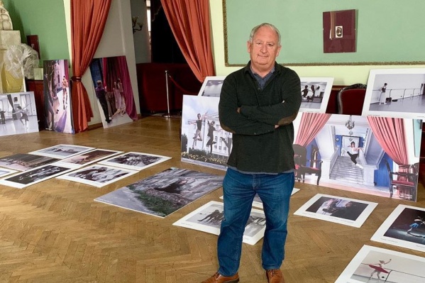 Для выставки Стюарт выбрал десятки лучших фотографий. Правда, из них тоже пришлось выбирать Для выставки Стюарт выбрал десятки лучших фотографий. Правда, из них тоже пришлось выбирать