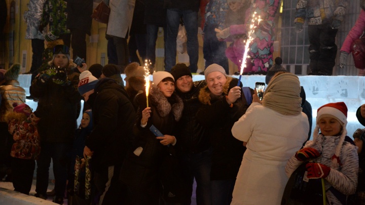 В новогодние праздники главный ледовый городок Екатеринбурга посетили 380 тысяч человек