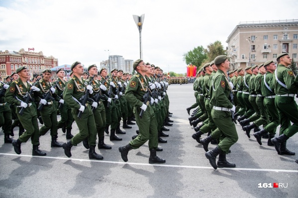 220 человек из Ростовской области будут служить в ВДВ 220 человек из Ростовской области будут служить в ВДВ