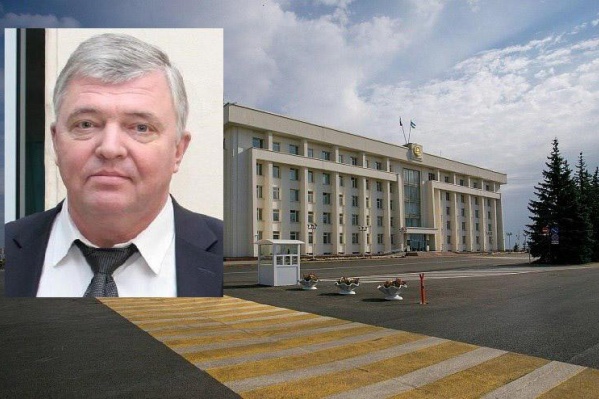 Указ о перестановках в правительстве подписал Рустэм Хамитов Указ о перестановках в правительстве подписал Рустэм Хамитов