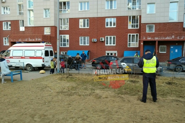Ребенка сбили неподалеку от подъезда Ребенка сбили неподалеку от подъезда