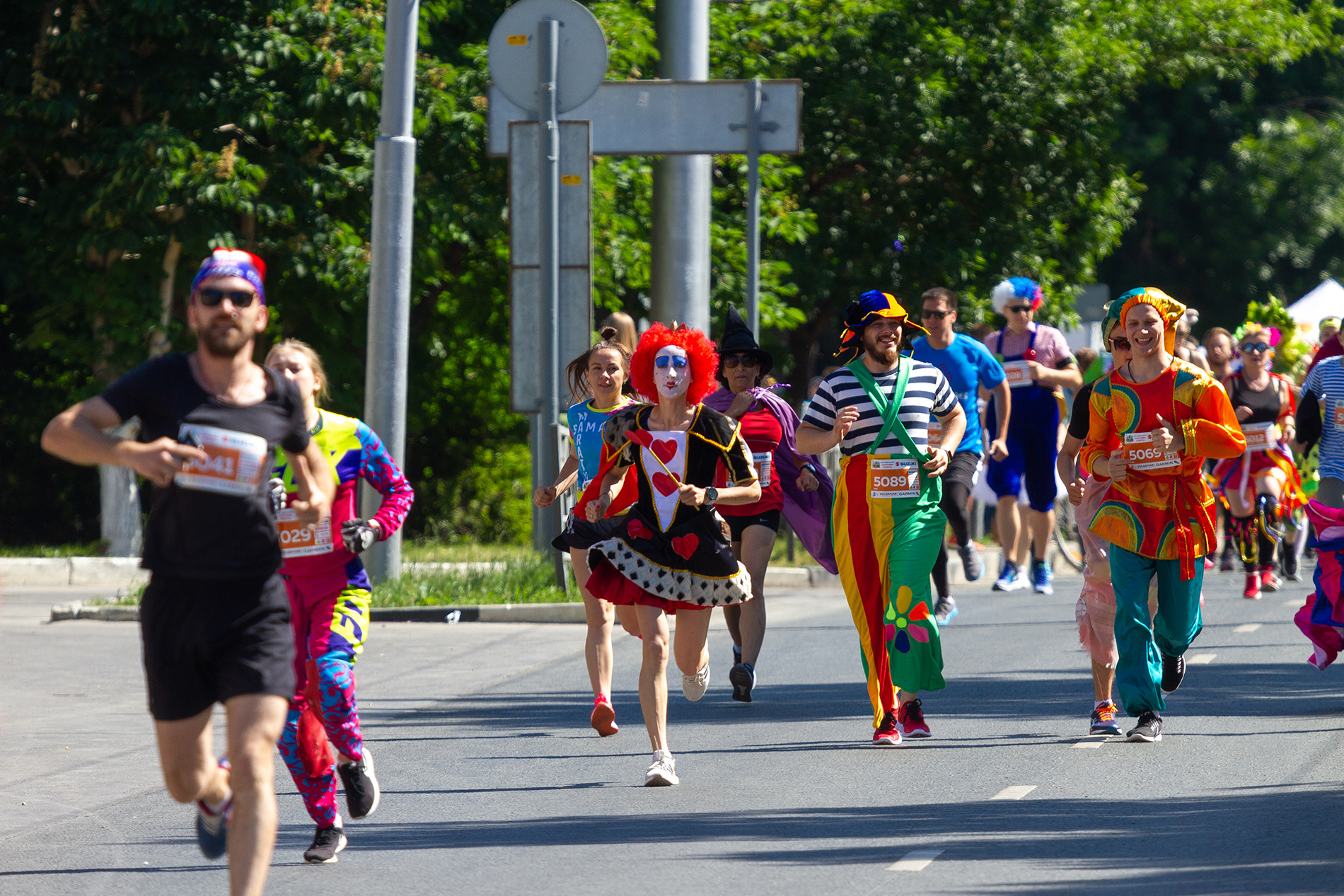 Карты, цыгане и клоуны: в Самаре прошел фестиваль «Королева спорта»