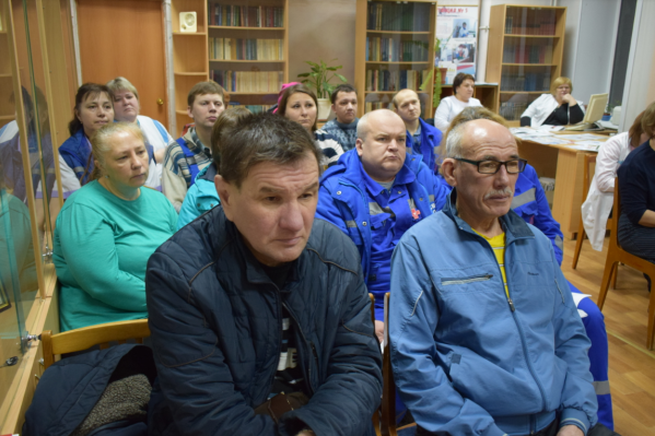 Коллектив саткинской скорой лихорадит давно, и встречи с руководством для обсуждения зарплат проходят регулярно Коллектив саткинской скорой лихорадит давно, и встречи с руководством для обсуждения зарплат проходят регулярно