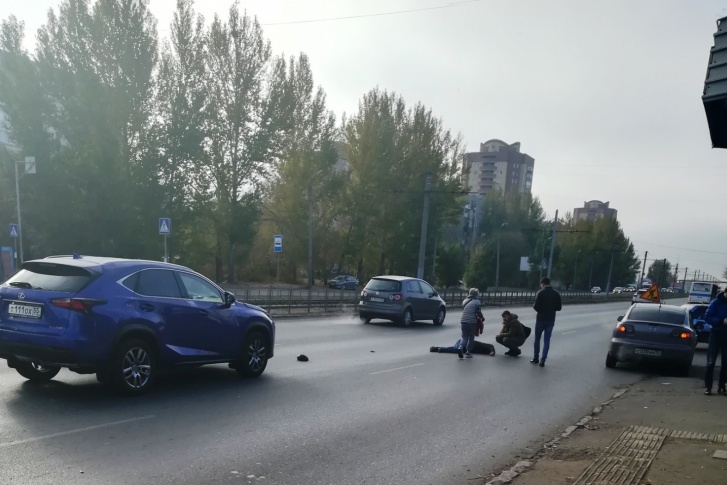 Вчера омичка на «Лексусе» сбила пожилого мужчину Вчера омичка на «Лексусе» сбила пожилого мужчину