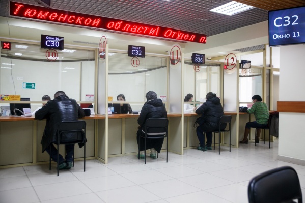 Обычно компании отбирают кандидатов на должность руководителя примерно полгода Обычно компании отбирают кандидатов на должность руководителя примерно полгода