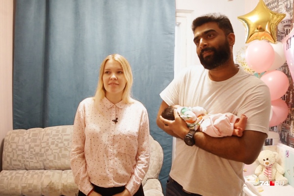 Для малышки родители обустроили свою комнату, у неё даже есть свой именной воздушный шар Для малышки родители обустроили свою комнату, у неё даже есть свой именной воздушный шар