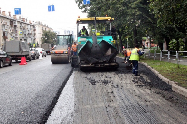 Пока ФАС ведёт разбирательство, дороги в городе продолжают строить Пока ФАС ведёт разбирательство, дороги в городе продолжают строить