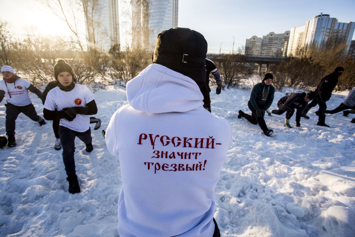 Видео: суровые сибиряки сразились в русскую игру с мячом «для настоящих  мужчин» | 30.12.2018 | Новосибирск - БезФормата