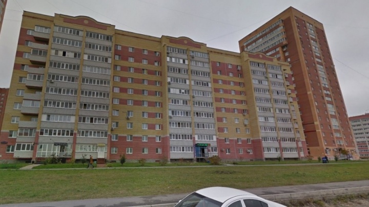 Малышу, выпавшему с 10-го этажа дома на бульваре Бориса Щербина, стало немного лучше