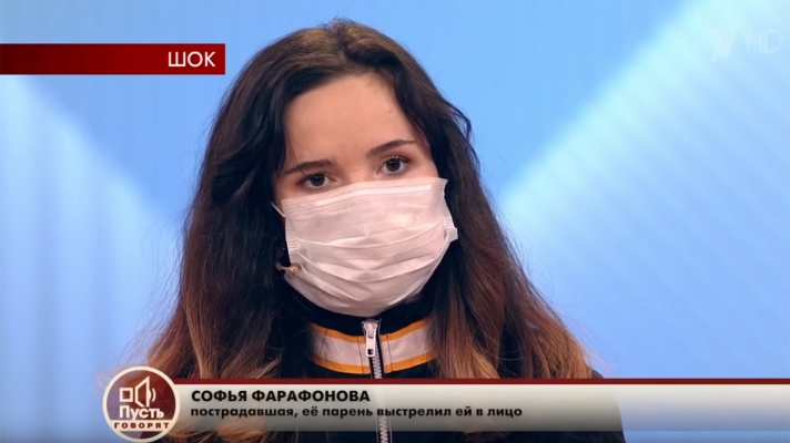devushka-nastupila-parnyu-na-litso-porno-ne-zametil