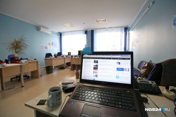 Каждый третий крутил романы на работе Каждый третий крутил романы на работе
