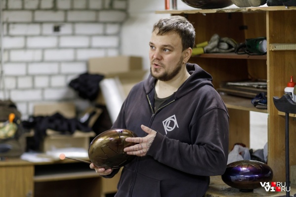 Константин Губин сам собрал глюкофон, с которым выступит в кирхе «Старой Сарепты» Константин Губин сам собрал глюкофон, с которым выступит в кирхе «Старой Сарепты»