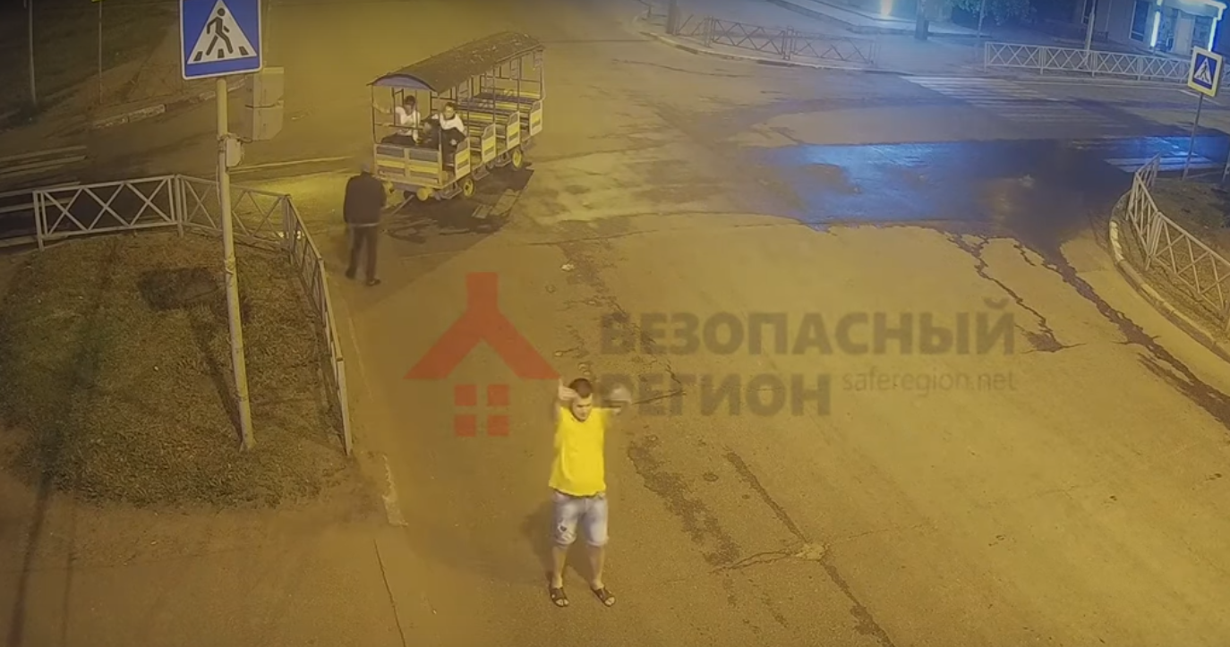 В Ярославле из парка «Нефтяник» украли вагончик от детского поезда: видео