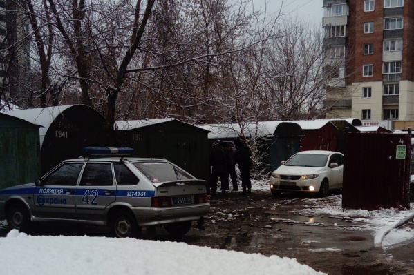 Тело женщины было обнаружено возле дома <nobr class="_">№ 30/2</nobr> по улице Героев Революции Тело женщины было обнаружено возле дома <nobr class="_">№ 30/2</nobr> по улице Героев Революции