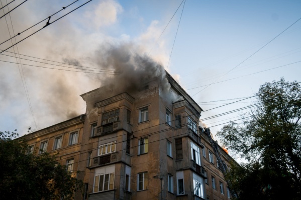 Пожар на Советской вчера тушили несколько часов Пожар на Советской вчера тушили несколько часов