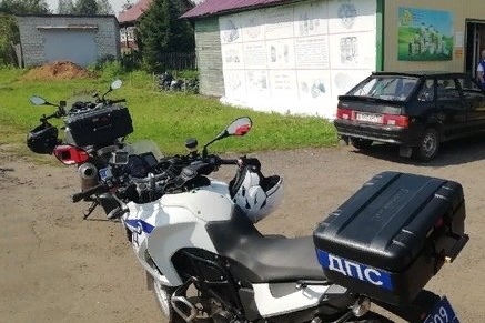 Видимо, бабушка с ребенком шла в магазин Видимо, бабушка с ребенком шла в магазин