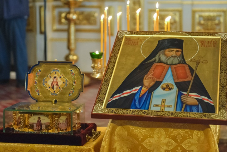 Мощи святителя Луки покоятся в Симферополе в Соборе Святой Троицы Мощи святителя Луки покоятся в Симферополе в Соборе Святой Троицы