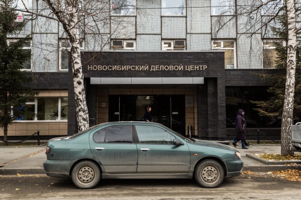 Инвестиционный клуб «Атлант» находится в здании Новосибирского делового центра, но по указанному адресу, как рассказали корреспондентам НГС на вахте БЦ, работники этой фирмы бывают очень редко Инвестиционный клуб «Атлант» находится в здании Новосибирского делового центра, но по указанному адресу, как рассказали корреспондентам НГС на вахте БЦ, работники этой фирмы бывают очень редко