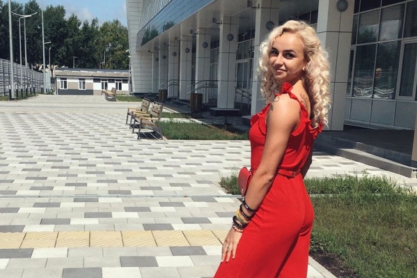 Девушка учится в институте физической культуры, спорта и туризма СФУ Девушка учится в институте физической культуры, спорта и туризма СФУ