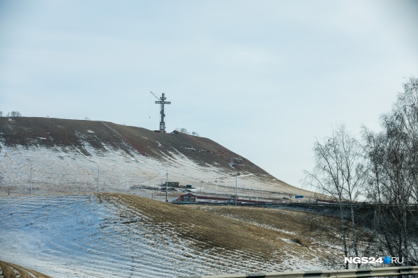 Огромный крест на Дрокинской горе Огромный крест на Дрокинской горе 