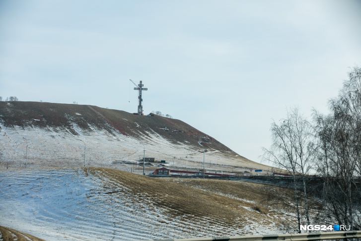 Огромный крест на Дрокинской горе Огромный крест на Дрокинской горе