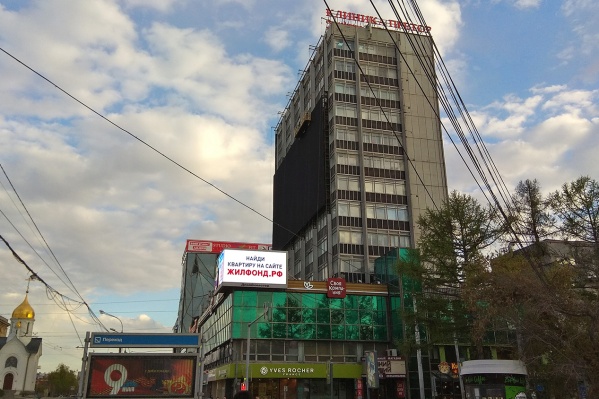 Экран закончат монтировать сегодня — во второй половине дня он начнёт работать в тестовом режиме, а с 15 мая — в полную силу Экран закончат монтировать сегодня — во второй половине дня он начнёт работать в тестовом режиме, а с 15 мая — в полную силу