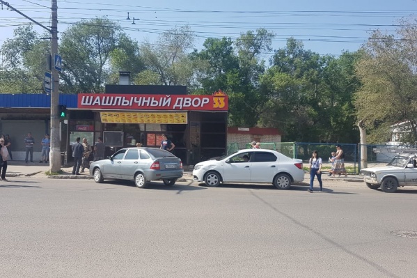 В администрации в ответ на жалобы горожан развели руками В администрации в ответ на жалобы горожан развели руками
