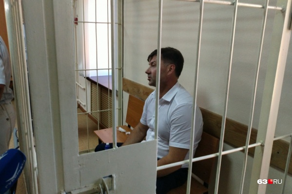 Мужчину подозревают в получении взятки Мужчину подозревают в получении взятки