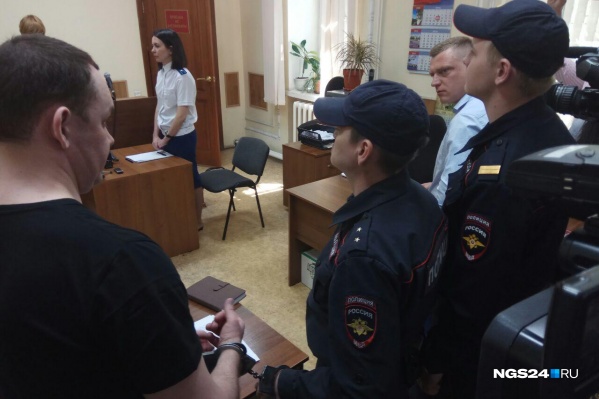Аркадия Волкова взяли под стражу в зале суда Аркадия Волкова взяли под стражу в зале суда