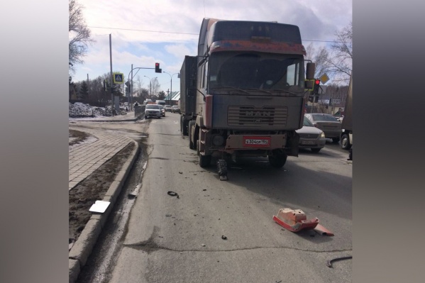 В аварии никто не пострадал, но образовалась длинная пробка В аварии никто не пострадал, но образовалась длинная пробка