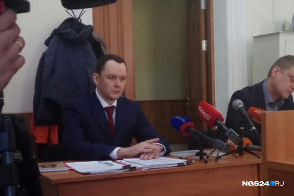 Аркадий Волков заявил, что следователь вымогал у него миллион рублей Аркадий Волков заявил, что следователь вымогал у него миллион рублей