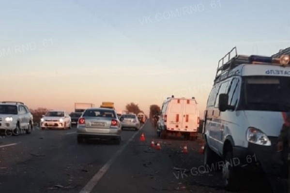 На месте аварии работали экстренные службы На месте аварии работали экстренные службы